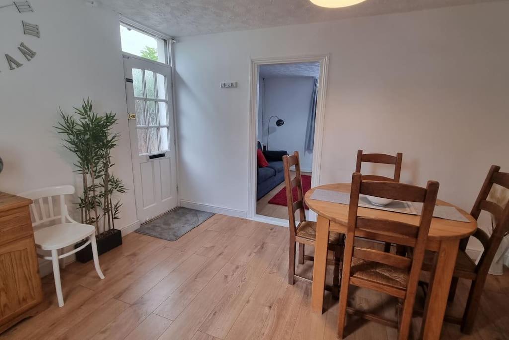 فيلا Entire House With Garden & Parking Nr Ashford Int المظهر الخارجي الصورة